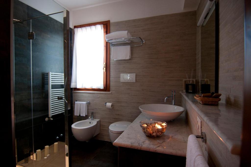 Queen Hotel San Giovanni Teatino Rum bild